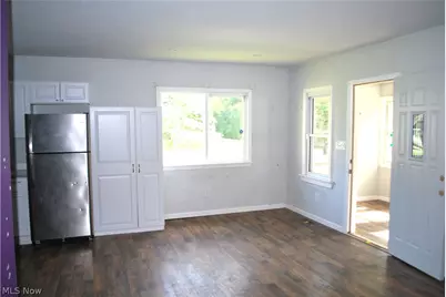 320 Broadway Street, Amherst, OH 44001 - Photo 5