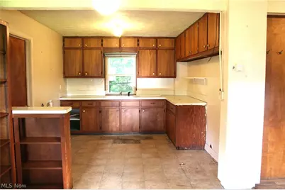 323 Fox Drive, Ashtabula, OH 44004 - Photo 11