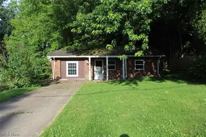 323 Fox Drive, Ashtabula, OH 44004 - Photo 3