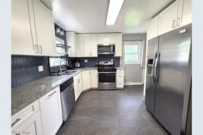 3205 Starlite Drive NW, Warren, OH 44485 - Photo 9