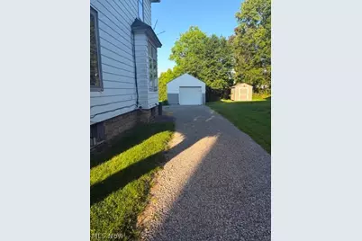 35 Bentley Avenue, Hubbard, OH 44425 - Photo 5