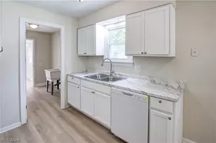 861 Oak St, Elyria, OH 44035 - Photo 5