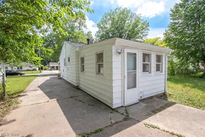 861 Oak Street, Elyria, OH 44035 - Photo 33
