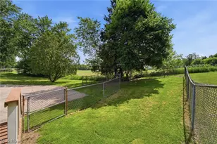 1430 Whitehall Dr, Mogadore, OH 44260 - Photo 7