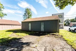 4337-4339 Chester Dr, Youngstown, OH 44512 - Photo 5