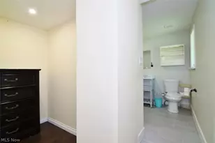 1031 E Wallings Rd, Grandview Heights, OH 44147 - Photo 25