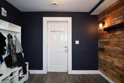 1031 E Wallings Road, Grandview Heights, OH 44147 - Photo 15
