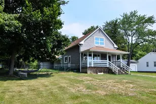 1031 E Wallings Rd, Grandview Heights, OH 44147 - Photo 3