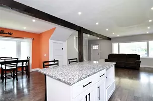 1031 E Wallings Rd, Grandview Heights, OH 44147 - Photo 11