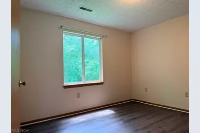 1898 Springfield Lake Boulevard #105, Akron, OH 44312 - Photo 9