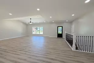 136 S Chestnut St, Gnadenhutten, OH 44629 - Photo 7