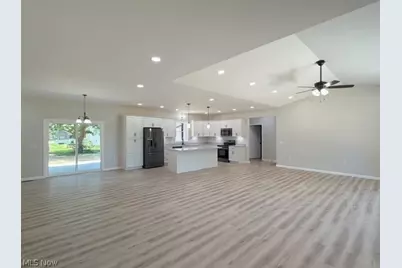 136 S Chestnut Street, Gnadenhutten, OH 44629 - Photo 5