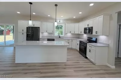 136 S Chestnut Street, Gnadenhutten, OH 44629 - Photo 9