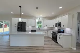 136 S Chestnut St, Gnadenhutten, OH 44629 - Photo 9