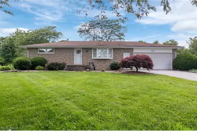 1461 Deermont Avenue SW, Massillon, OH 44647 - Photo 3