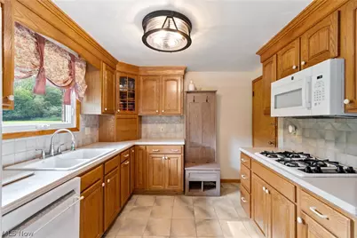 1461 Deermont Avenue SW, Massillon, OH 44647 - Photo 9