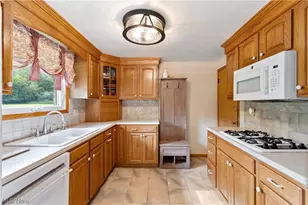 1461 Deermont Ave SW, Massillon, OH 44647 - Photo 9