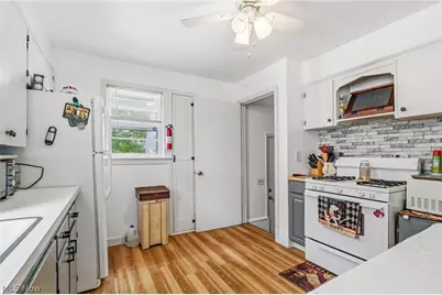 1612 Cherry Avenue NE, Canton, OH 44714 - Photo 9