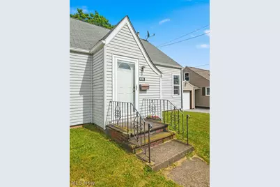 1612 Cherry Avenue NE, Canton, OH 44714 - Photo 3