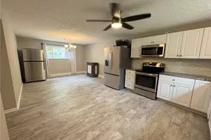 1351 Winhurst Dr, Akron, OH 44313 - Photo 3