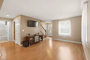 38235 Woodside Ave, Willoughby, OH 44094 - Photo 7
