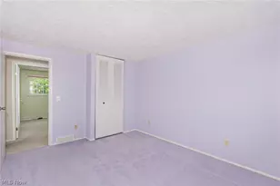 9090 Aileen Dr, Mentor, OH 44060 - Photo 17
