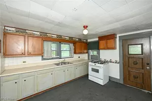 893 Norton Ave, Barberton, OH 44203 - Photo 9