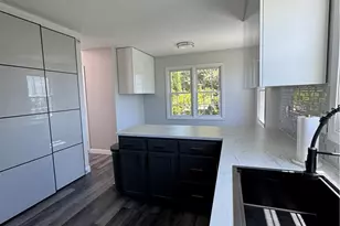 1835 Hickory Ln, Grandview Heights, OH 44147 - Photo 3