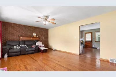 280 E Highland Drive, Zanesville, OH 43701 - Photo 3