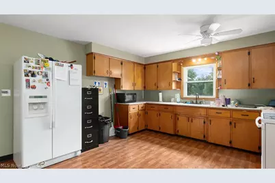 280 E Highland Drive, Zanesville, OH 43701 - Photo 9