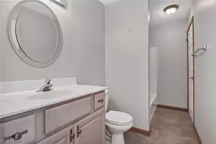 30111 Bonnie View Dr, Wickliffe, OH 44092 - Photo 19