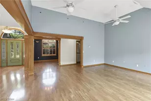 30111 Bonnie View Dr, Wickliffe, OH 44092 - Photo 3