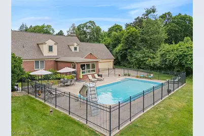 70 S Meadowcroft Drive, Akron, OH 44313 - Photo 3
