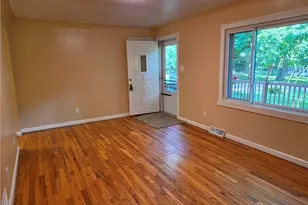 10024 Cummins Ln, Deerfield, OH 44411 - Photo 7