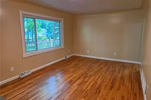 10024 Cummins Ln, Deerfield, OH 44411 - Photo 15