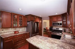 539 Hickory Hollow Dr, Canfield, OH 44406 - Photo 5