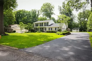 539 Hickory Hollow Dr, Canfield, OH 44406 - Photo 3
