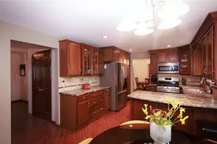 539 Hickory Hollow Dr, Canfield, OH 44406 - Photo 7
