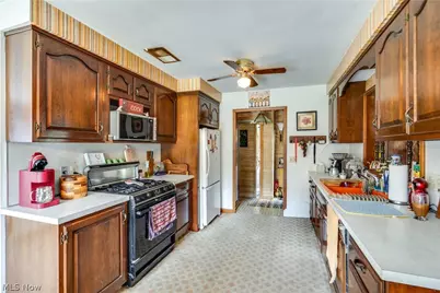 3120 Bambi Street NW, Canton, OH 44709 - Photo 7