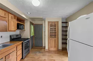 26 Elm St, Bridgeport, OH 43912 - Photo 3