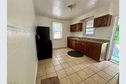 511 Woodland Avenue, Elyria, OH 44035 - Photo 3