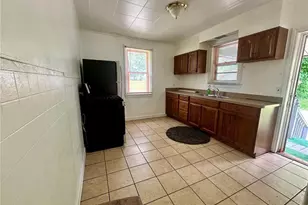 511 Woodland Ave, Elyria, OH 44035 - Photo 3
