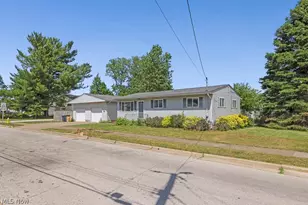 611 Herbert Rd, Akron, OH 44312 - Photo 3