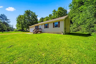 1682 Sugar Creek Creek, Rock Creek, OH 44084 - Photo 3