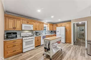 5923 Mills Creek Ln, North Ridgeville, OH 44039 - Photo 7