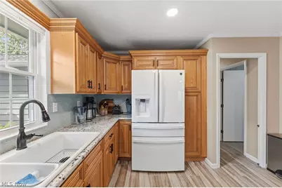 5923 Mills Creek Lane, North Ridgeville, OH 44039 - Photo 11