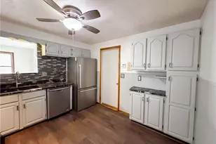 1015 Kingsway Dr, Lorain, OH 44052 - Photo 9