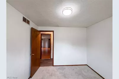 1015 Kingsway Drive, Lorain, OH 44052 - Photo 15
