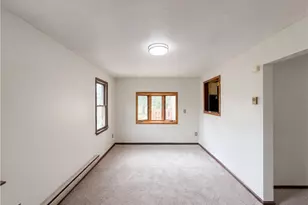1015 Kingsway Dr, Lorain, OH 44052 - Photo 9