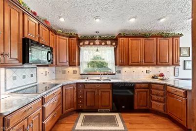 960 Karla Drive, Green, OH 44216 - Photo 15